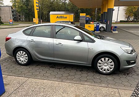 Opel Astra Edition Limo Turbo S*Heft 1.Hd HU NEU