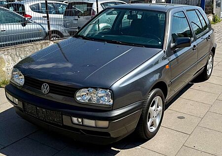 VW Golf Volkswagen / AUTOMATIK/Schiebedach/Klimaautomatik