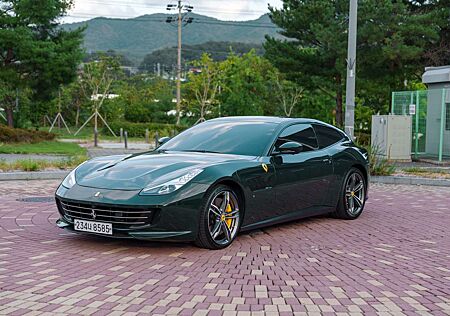 Ferrari GTC4 Lusso 6.3 V12 689PS SPECIAL COLOR