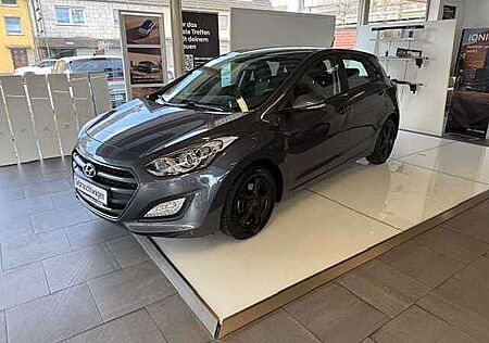 Hyundai i30 1.4 Classic Navigation*Klima*Kamera