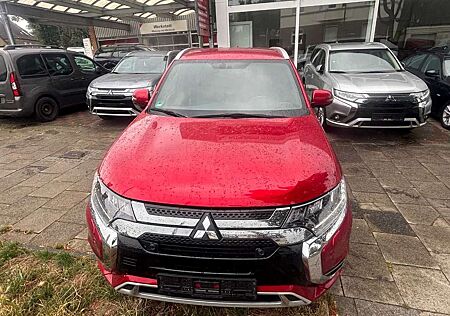 Mitsubishi Outlander PHEV+ Diamant-Paket 2.4 MIVEC 4WD