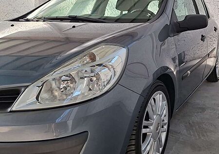 Renault Clio Expression Neue Kupplung + Klima