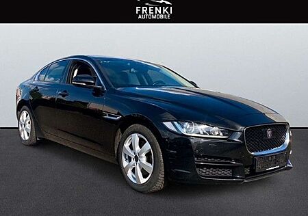 Jaguar XE Pure 2.0 132.0kW 8-Gang Automatik