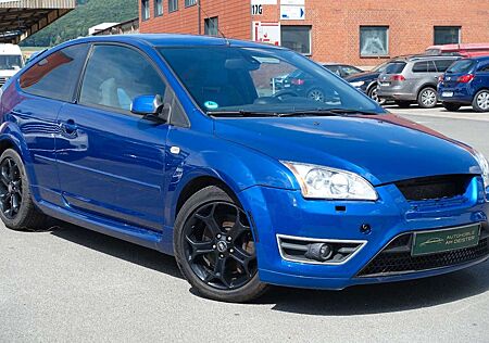 Ford Focus Lim. ST*XENON*SHZ*BFS*ZR-gewechselt-NEU***