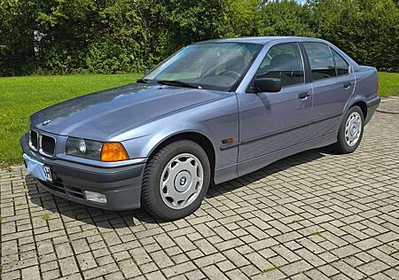 BMW 318iA 318 E36 Oldtimer Klima -Scheckheft 61.900 km