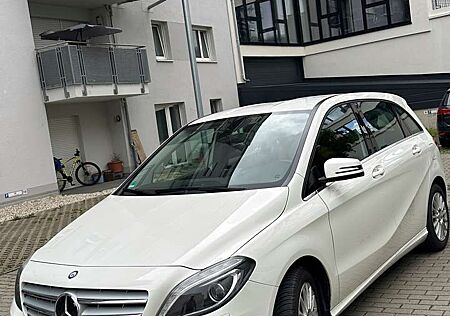 Mercedes-Benz B 180 BlueEFFICIENCY Edition 1