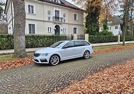 Skoda Octavia DSG RS Pano Alcantara Canton