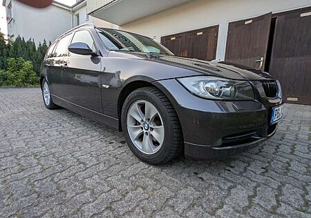 BMW 325i 325 Touring Aut.