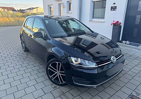 VW Golf Volkswagen 7 Lim. Highline*TEMPOMAT*LED*NAVI*TÜV-NEU*
