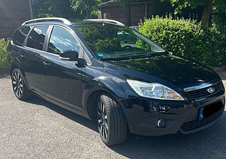 Ford Focus Turnier 1.6 16V Black Magic