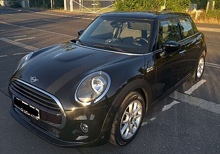 Mini Cooper 5-TÜRER Aut. midnight-black metallic