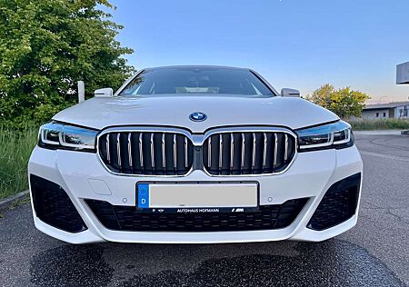 BMW 530e 530 xDrive M Sport Laser Glasdach Garantie 11/27