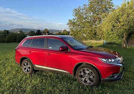 Mitsubishi Outlander 2.0 CVT 4x4 7S 150 PS Intense+