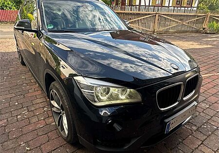 BMW X1 xDrive2.5d Sportausstattung/AHK/Kamera/Navi