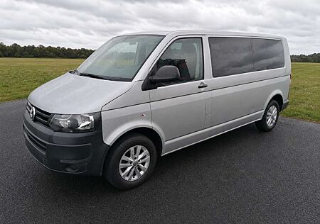 Volkswagen T5 Kombi Transporter 9Sitze Lang LR PDC Alu Klima Licht/Reg