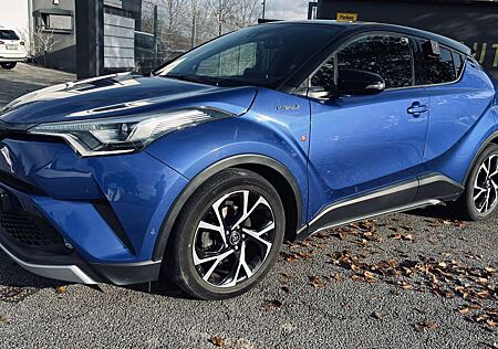 Toyota C-HR Hybrid Style Selection