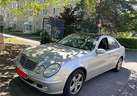 Mercedes-Benz E 240