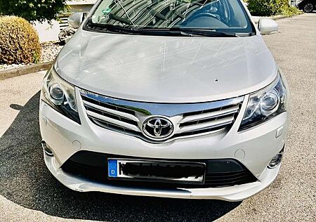 Toyota Avensis 2.0 linea sol