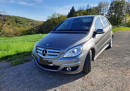 Mercedes-Benz B 180 BlueEFFICIENCY