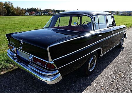 Mercedes-Benz 300 SE W112 Königs Heckflosse
