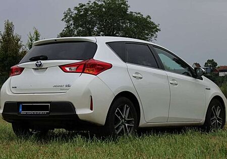 Toyota Auris 1.8 Hybrid Travel