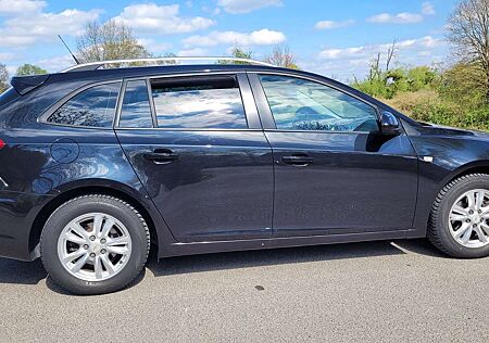 Chevrolet Cruze 1.7 LT