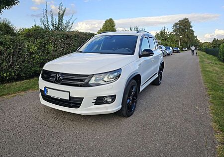 VW Tiguan Volkswagen 2.0 TSI 4MOTION R-LINE Scheckheft Navi
