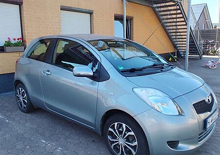 Toyota Yaris 1.0 VVT-i