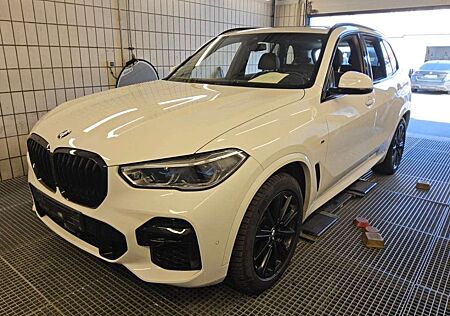 BMW X5 xDrive 30d M SPORT+PAKET+LASER+PANO+ACC+HUD