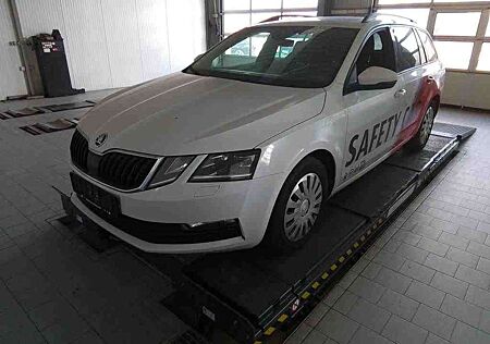 Skoda Octavia Combi TOUR 2.0TDI DSG*LED*PANORAMA*AHK