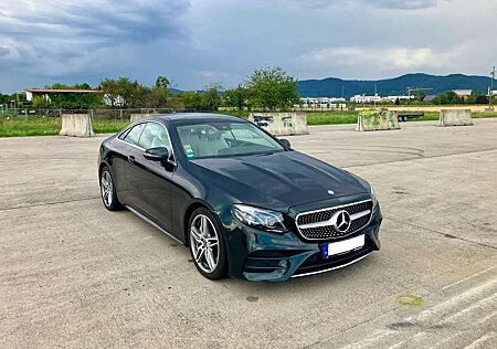Mercedes-Benz E 300 COUPÉ 9G-TRONIC AMG / PANO / LED / MBEAM