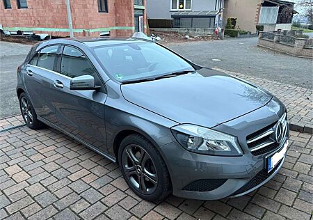 Mercedes-Benz A 180 (BlueEFFICIENCY)