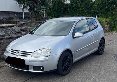 VW Golf Volkswagen 5 1.6 ( Top Zustand, sehr gepflegt)