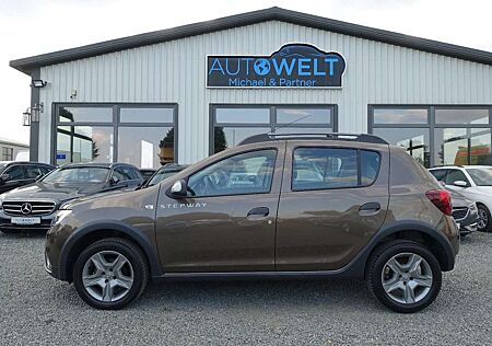 Dacia Sandero 0.9 90PS KLIMA KAM NAV TÜV+InspNEU 1HAND
