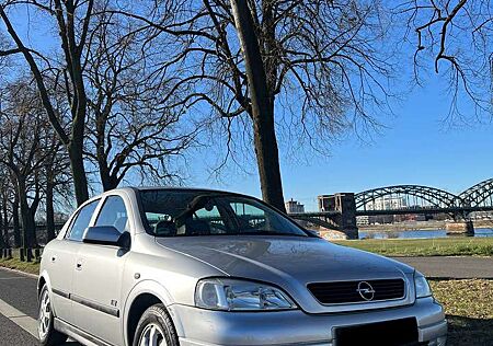 Opel Astra 1.6 Njoy
