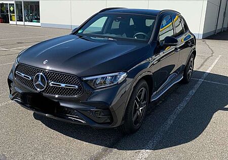 Mercedes-Benz GLC-Klasse GLC 200 4M +AMG+KAMERA+NAVI+PANO-DACH+AHK+SHZ