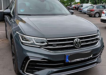 VW Tiguan Volkswagen R-Line 4Motion*NAVI*Allrad*