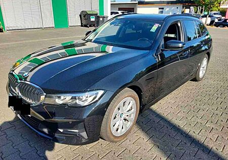 BMW 320 d Advantage ACC/LED/NAVI/PDC/AHK/SHZ/8Fach