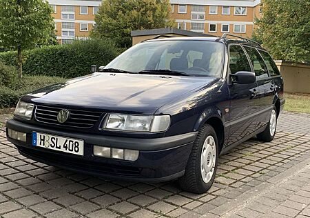 VW Passat Variant Volkswagen 1.8 Court B4