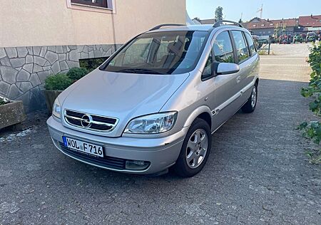 Opel Zafira 1.8 Elegance