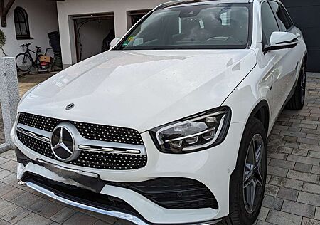 Mercedes-Benz GLC 300 e 4Matic 9G-TRONIC AMG Line