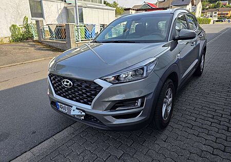 Hyundai Tucson 1.6 Klima Shzg Navi RCam PDC 97 kW (132 PS), Sc...