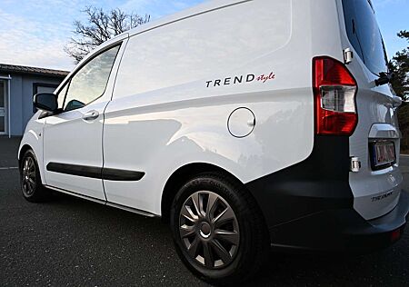 Ford Transit Courier Trend style, Perfekt für Gewerbe - wenig KM !