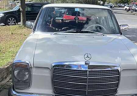 Mercedes-Benz W 114/115 Strich-Acht 280 C Automatik