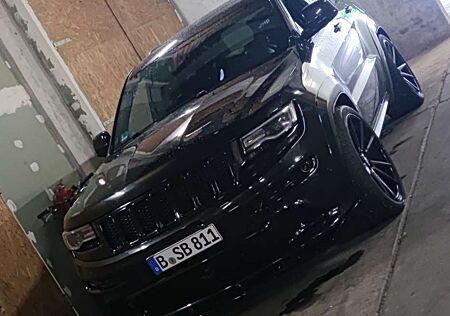Jeep Grand Cherokee SRT
