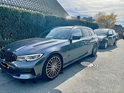 BMW 320 320i Touring Aut. Advantage