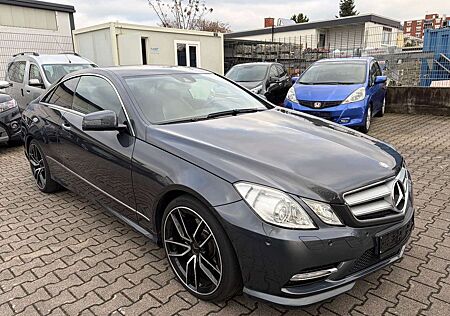 Mercedes-Benz E 250 Coupe Automatik/AMG-Paket/Teilleder/Xenon