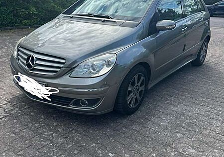 Mercedes-Benz B 200 (245.233)