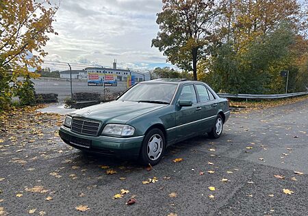 Mercedes-Benz C 180 Classic