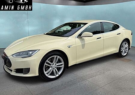 Tesla Model S TAXI Ausstattung Schwarze Farbe